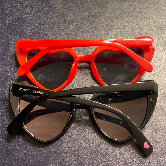 Pair Of Heart Sunglasses - Picture 5 of 5